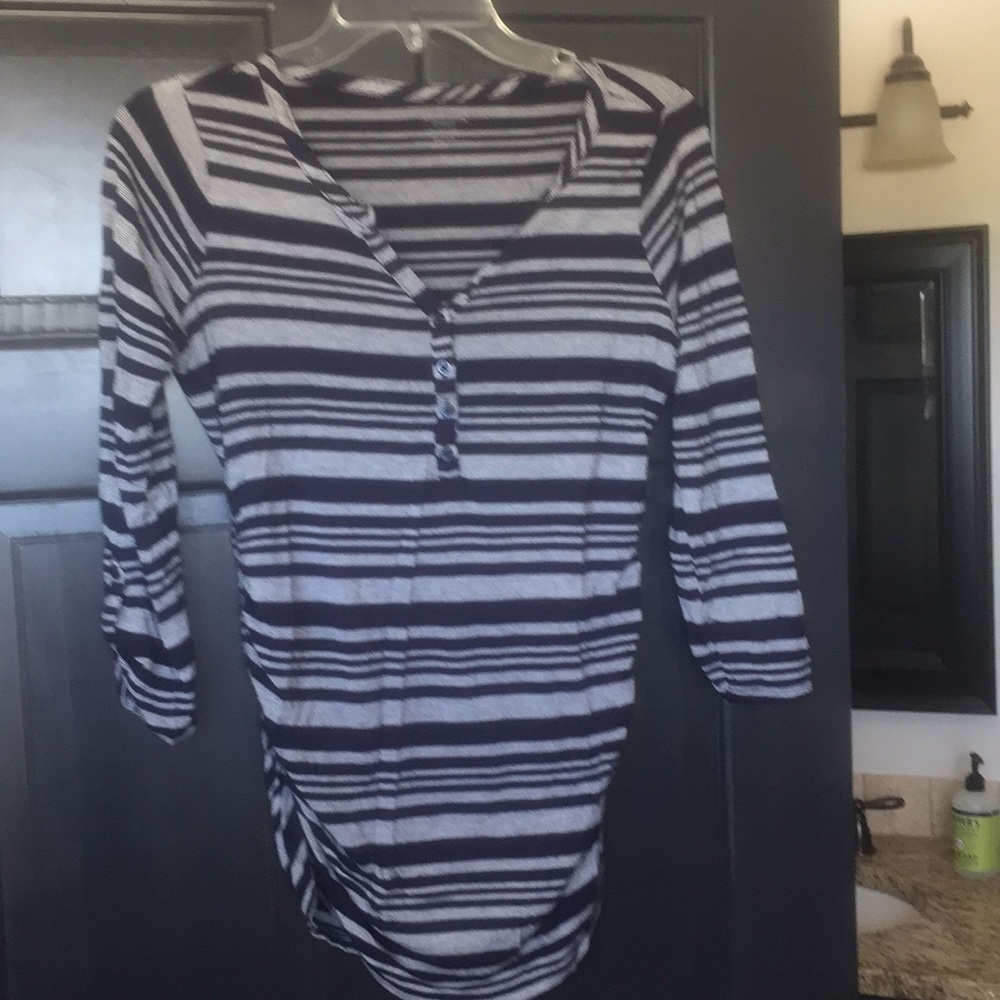 Motherhood Maternity 3/4 sleeve top size small